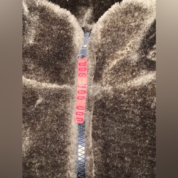 UGG Kairo Logo Reversible Faux Fur Hooded Zip Jacket Burnt Olive Unisex (Sz L) - Picture 8 of 9